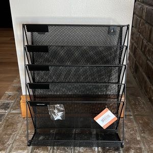 NWT 6 slotted black wire mesh hanging organizer for school, home or work.